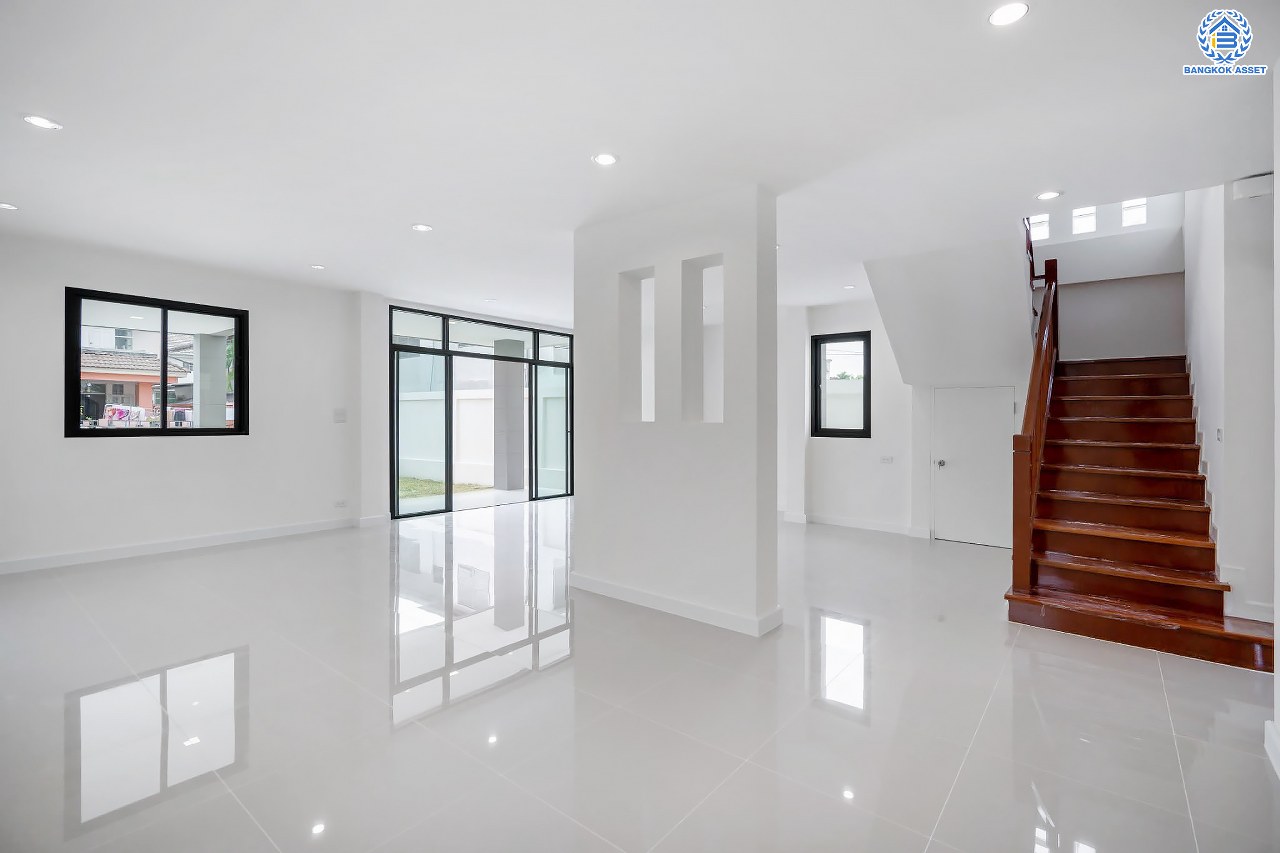 บ้านมือสองตกแต่งใหม่ โครงการ มณธานี บางแค หลังมุม ดีไซน์หรูหรา เนื้อที่ 66.6 ตร.ว. ฟังก์ชัน 3 ห้องนอน 3 ห้องน้ำ จอดรถได้ 2 คัน บนทำเลเดินทางสะดวก เชื่อมต่อหลายเส้นทาง ใกล้เดอะมอลล์บางแค ทางด่วน "กาญจนาภิเษก" และรถไฟฟ้า "สถานีหลักสอง"